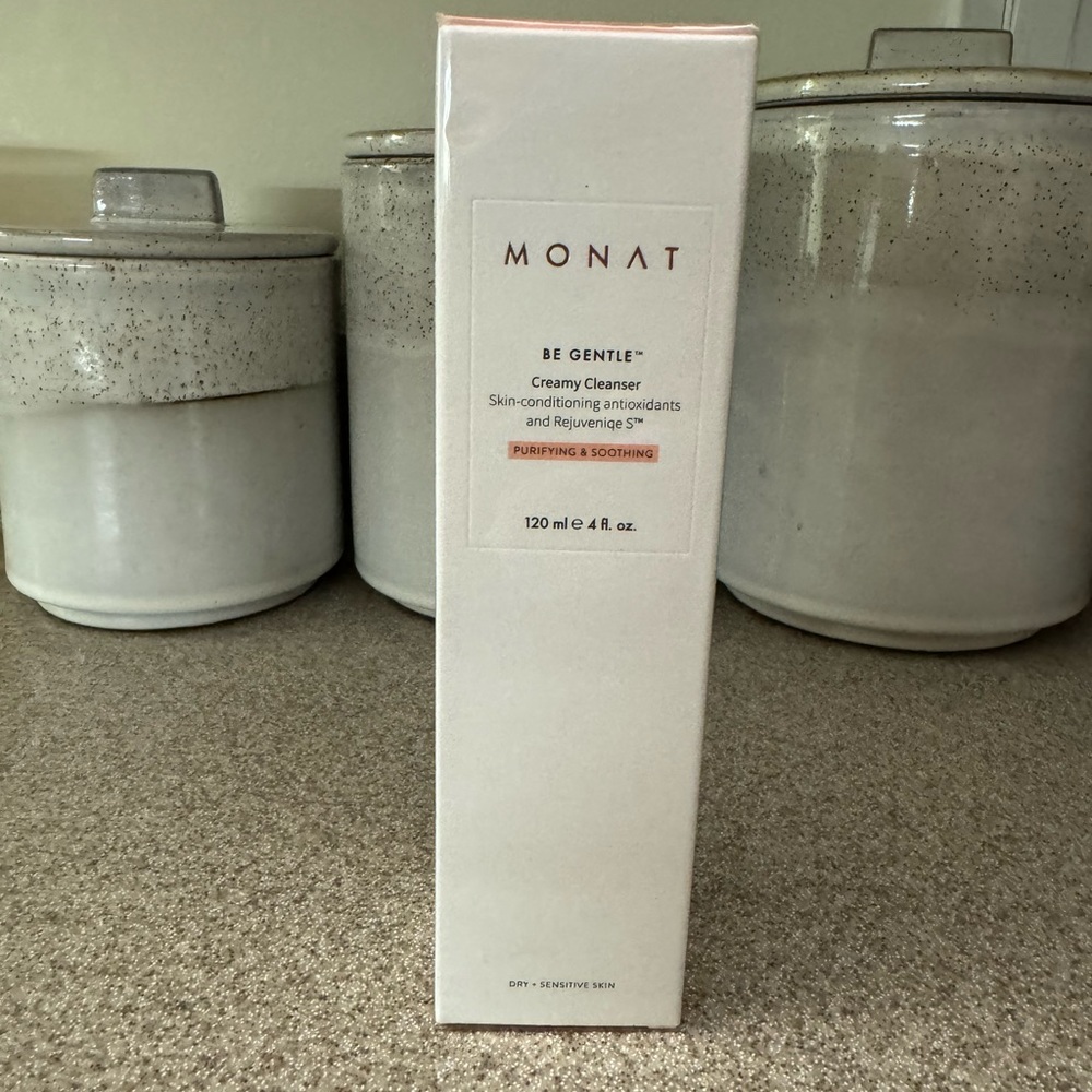 Monat Be Gentle Face Wash